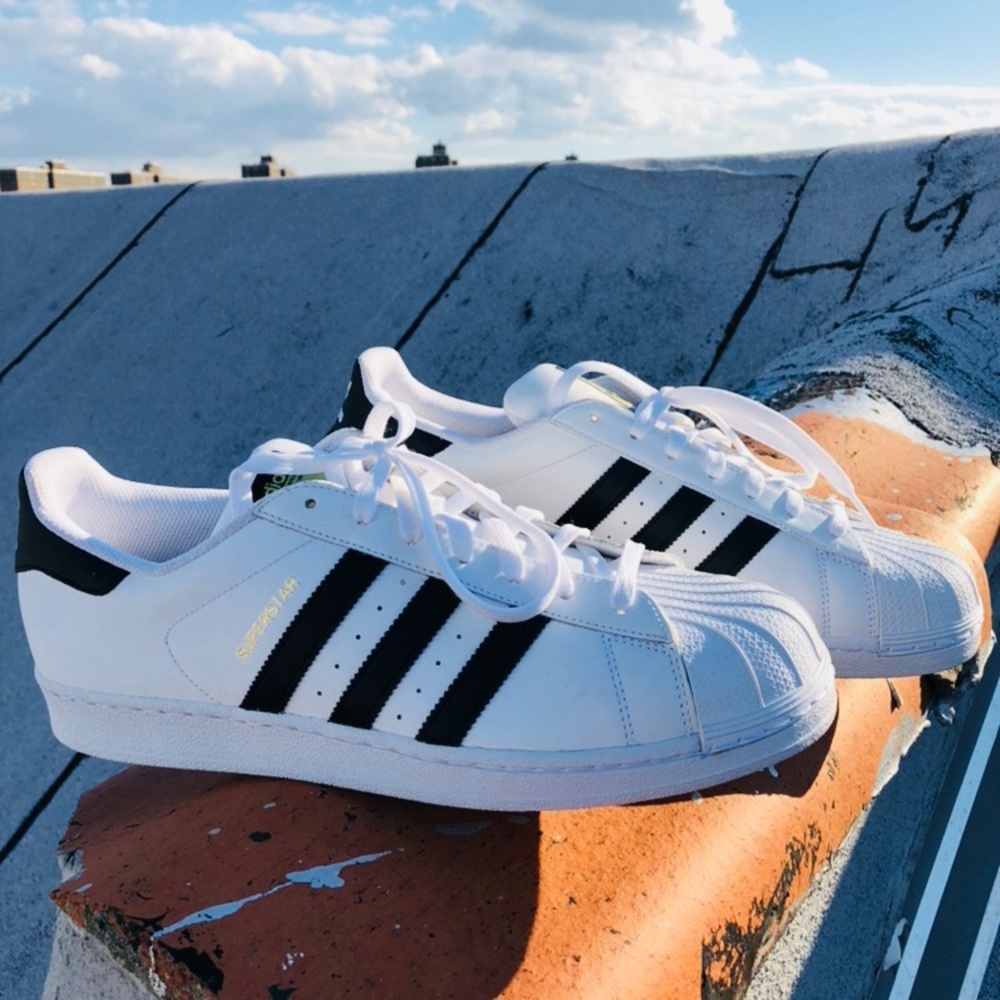 Adidas white leather Superstar (Men’s US11.5)